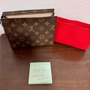 LV Toiletry 19